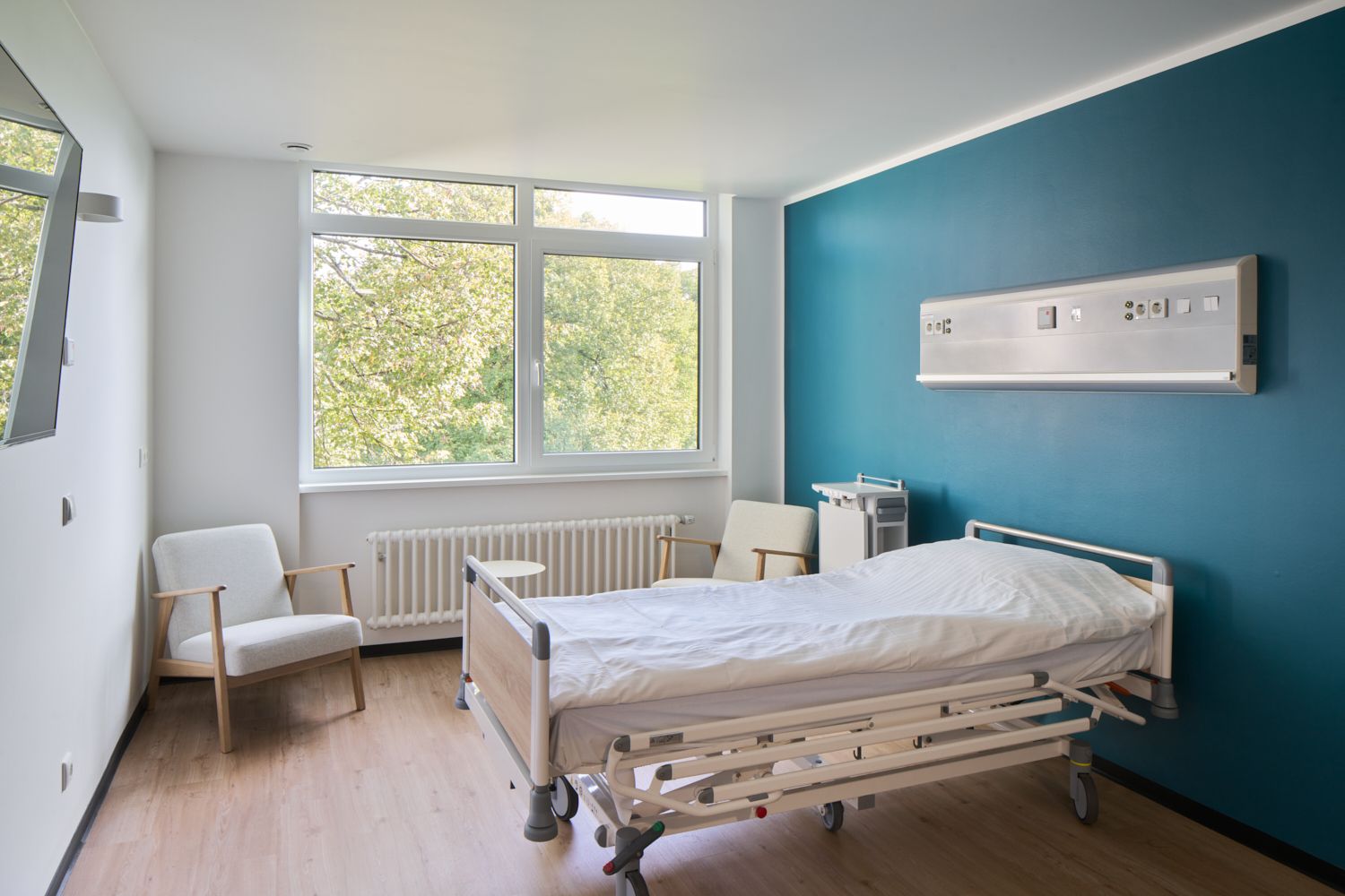 Patientenzimmer der Bettenstation der ortho neo clinic